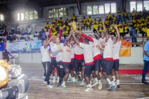 Lire la suite à propos de l’article Handball –  Phase finale du championnat amateur senior Moov Africa : Volcan succède aux Buffles, une première pour Espoir de Parakou