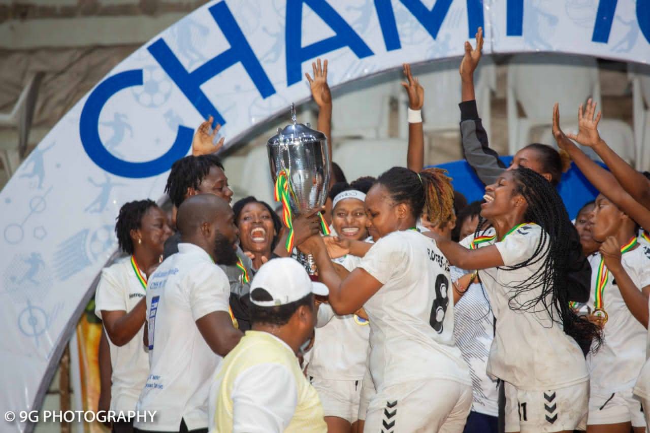 You are currently viewing Handball – Play-offs Moov Africa Ligue Pro : Flowers Dames reste « la Reine » du handball féminin