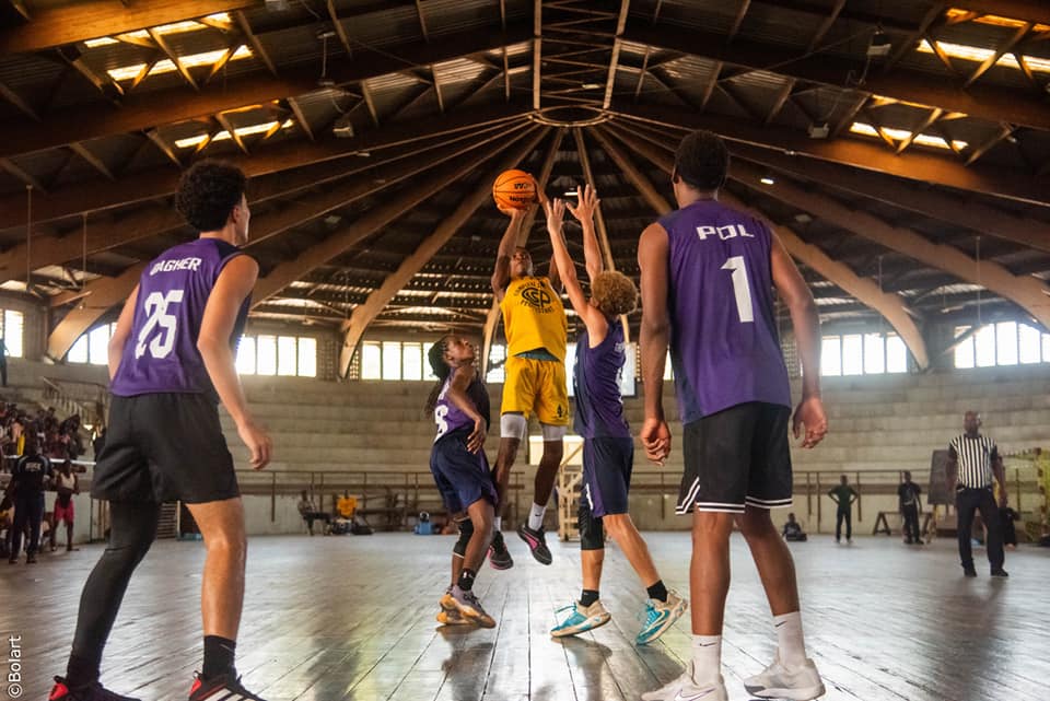 Lire la suite à propos de l’article Basket-Ball – 20e Tournoi Coupes du CSP Gbéto : Notre Dame des Apôtres et Montaigne sur le podium