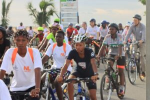 Lire la suite à propos de l’article Cyclisme – 6e Edition de la balade « Cotonou à vélo » : Près de 500 participants présents, Jurriëns et Hazoumè satisfaits