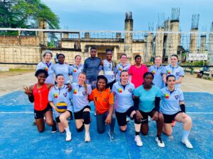 Lire la suite à propos de l’article Volley-Ball – Séjour de la délégation du Brocéliande Volley au Bénin : Plusieurs personnes formées sur les gestes de premiers secours