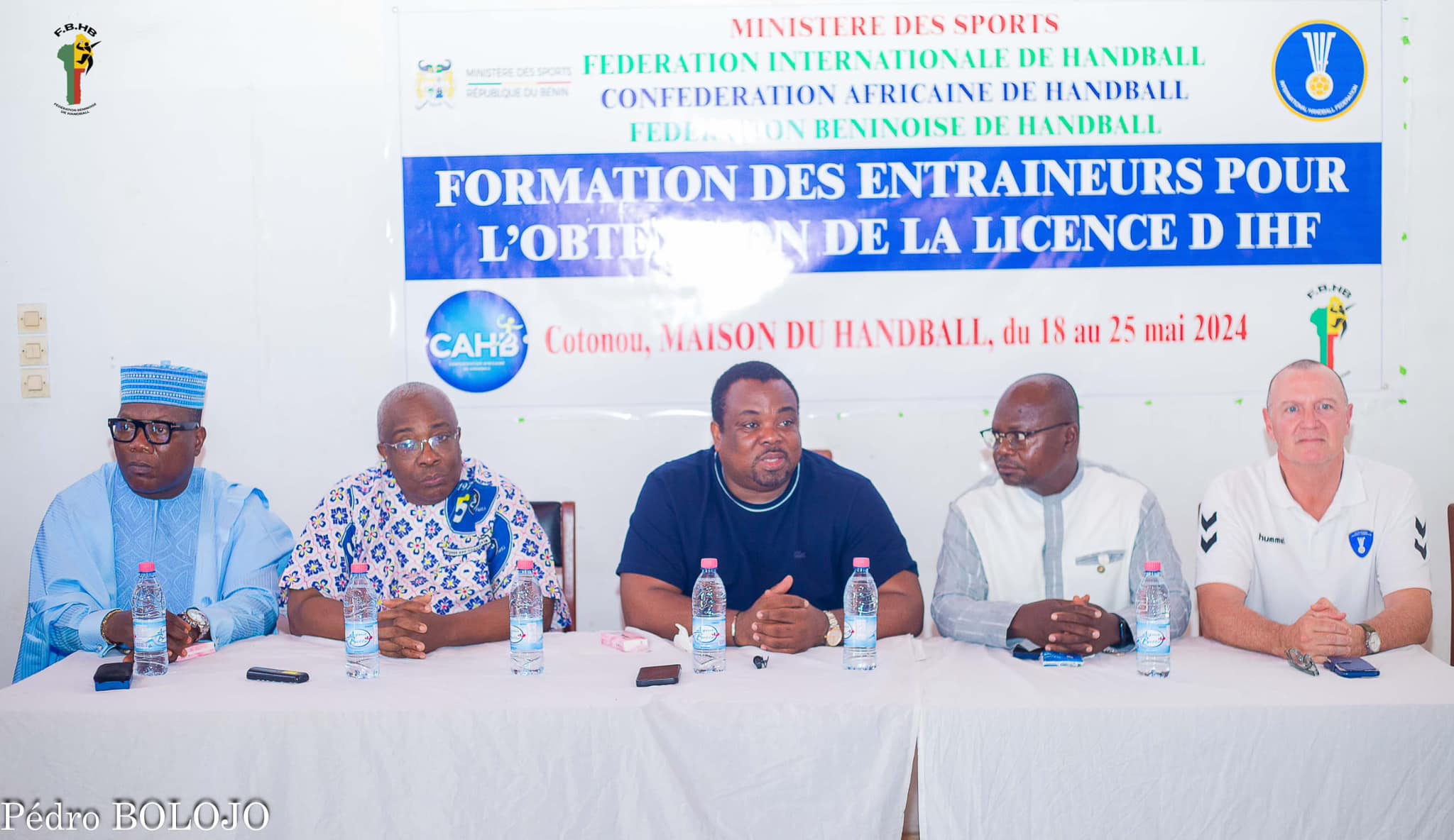 You are currently viewing Obtention de licence D IHF au Bénin : La formation officiellement lancée à la maison du handball