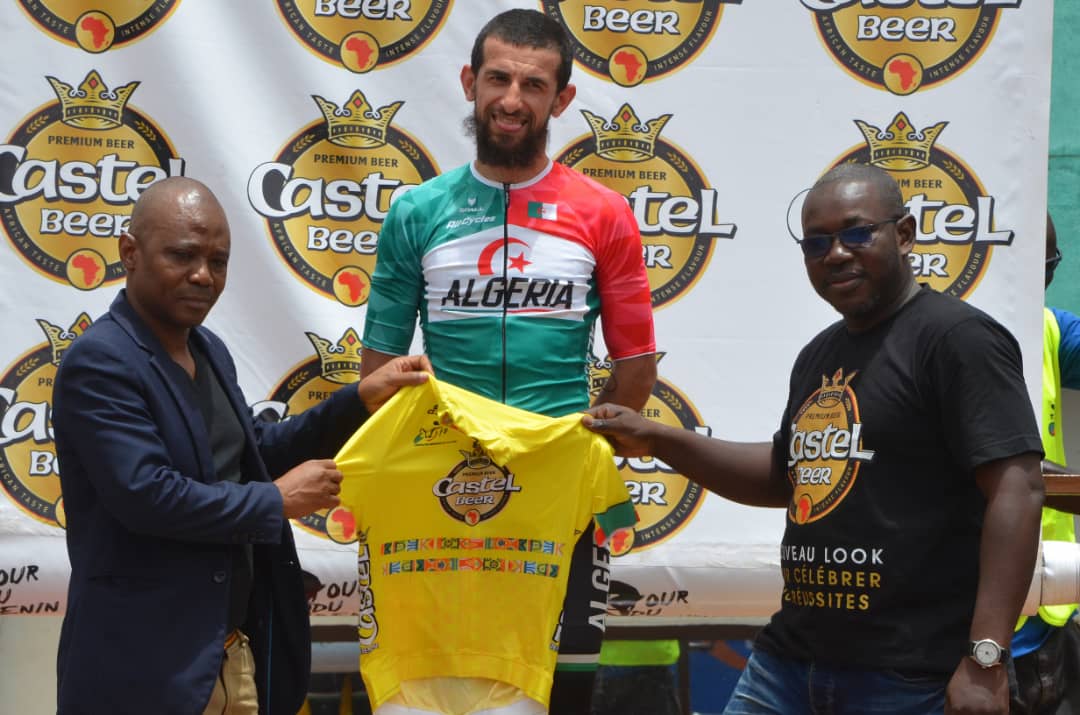 You are currently viewing Cyclisme – 19ème Tour Cycliste International du Bénin : L’Algérien Lagab Azzedine vainqueur de la première étape
