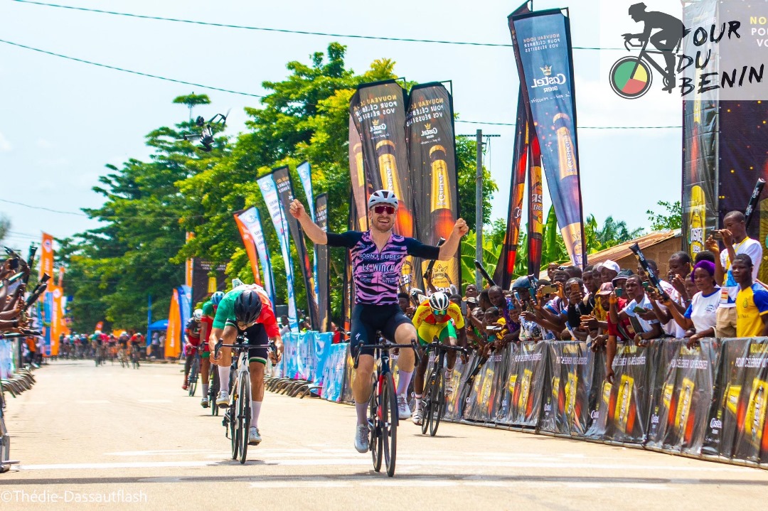 You are currently viewing Cyclisme – 19ème Tour Cycliste International du Bénin : Un nouveau vainqueur d’étape, Yoel Habteab conserve le maillot jaune