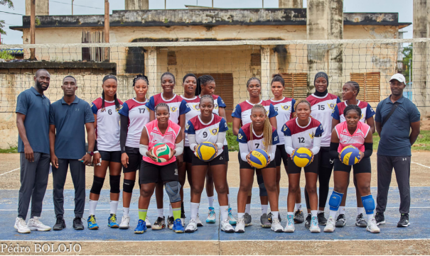 You are currently viewing Volley-Ball – Championnat professionnel de volleyball, catégorie Dames : Adjidja Vbc # Queens Vbc, la hiérarchie respectée