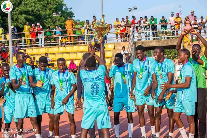 You are currently viewing Championnat National Junior de Handball 2024 : Espoir HBC de Parakou réalise le doublé