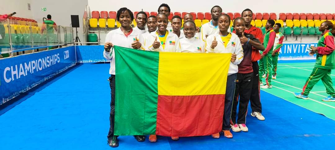 You are currently viewing Le Bénin brille au Championnat de la région 2 BCA : Une moisson de médailles pour les équipes de badminton