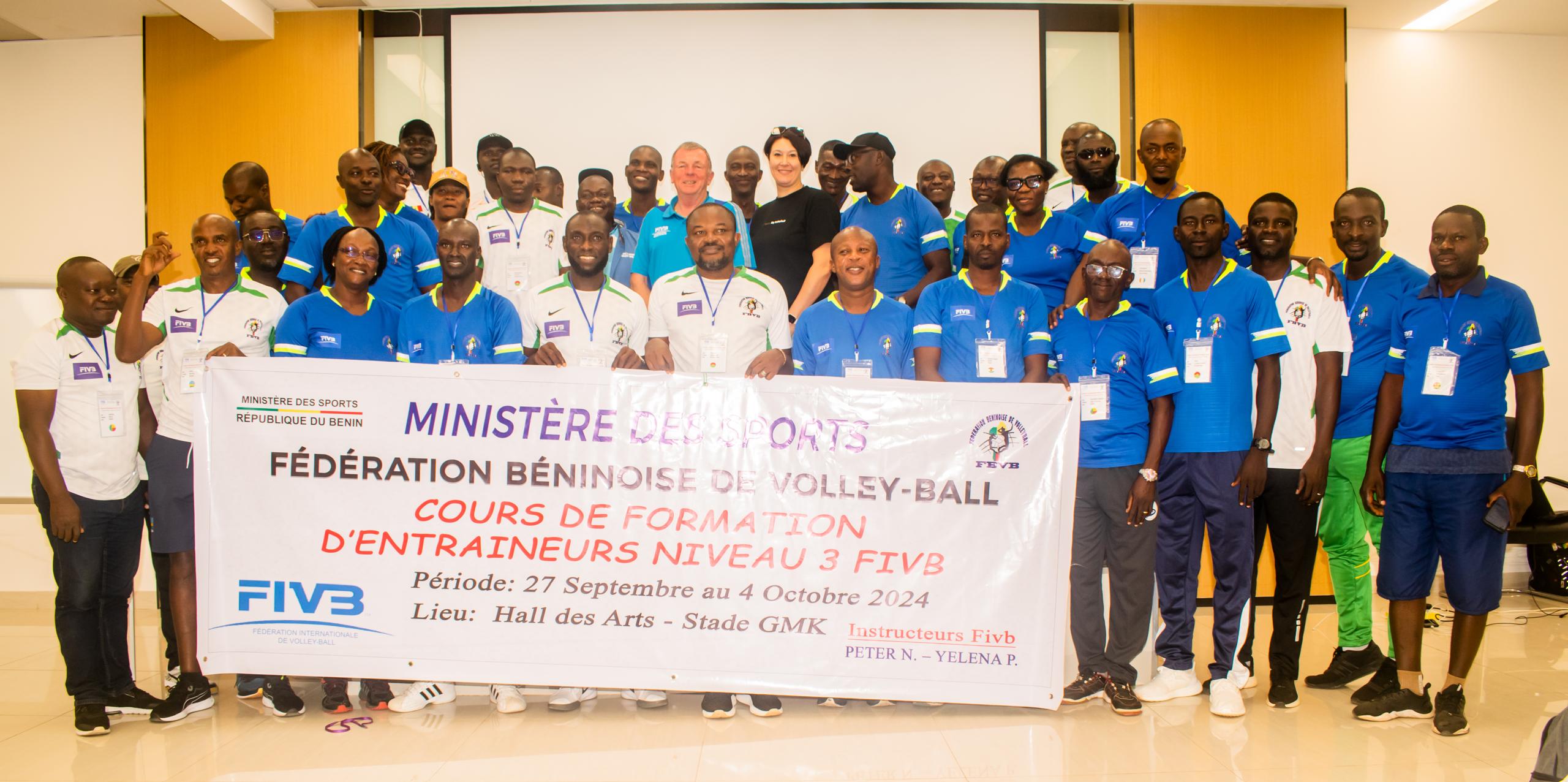 You are currently viewing Formation de 33 entraîneurs africains au niveau 3 de volley-ball à Cotonou sous la direction de la FIVB