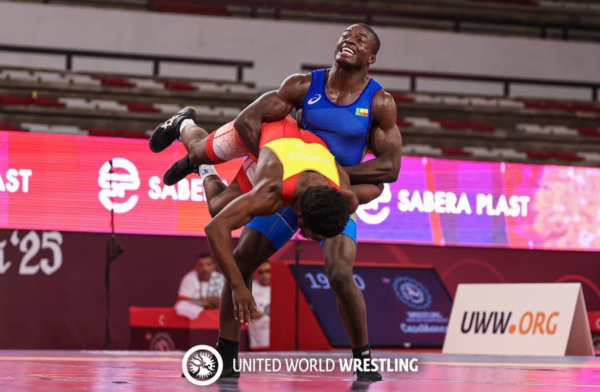 You are currently viewing Lutte gréco-romaine : Yamine Atchiba offre le bronze au Bénin à Casablanca