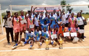 Lire la suite à propos de l’article Ligue nationale de volleyball 2025 : Étincelles et Héritières sacrés à Adjahonmey