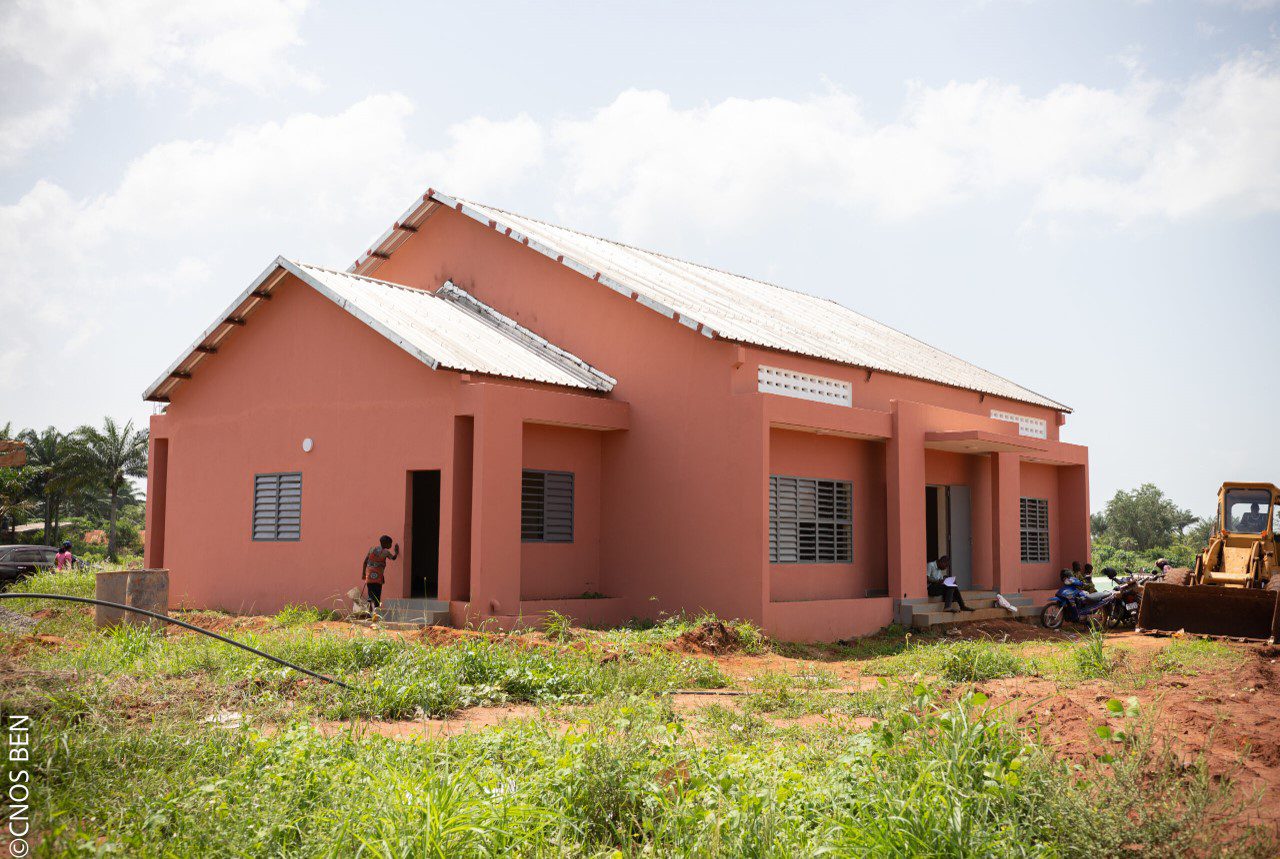 Lire la suite à propos de l’article Réception provisoire du Centre Olympafrica de Dangbo : un joyau pour la jeunesse