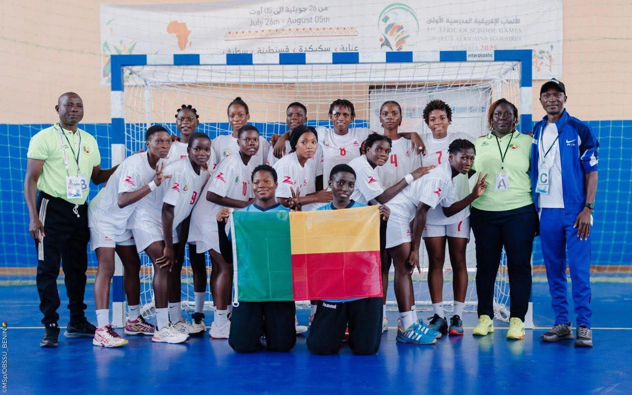 You are currently viewing Handball scolaire – Jeux Africains 2025 : les Amazones du Bénin décrochent l&rsquo;argent