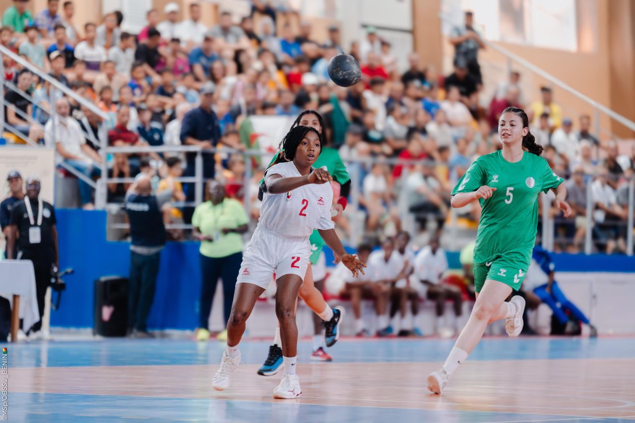 You are currently viewing Handball cadettes Bénin : 21 joueuses en préparation pour la CAN 2025