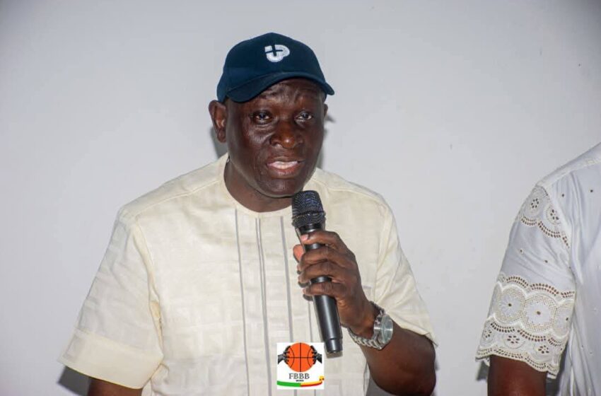 You are currently viewing Basketball béninois : Ismahil Onifadé plébiscité pour un nouveau mandat